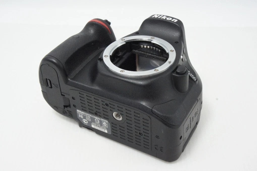 良品 Nikon ニコン D5200 ボディ デジタル一眼レフカメラ ブラック